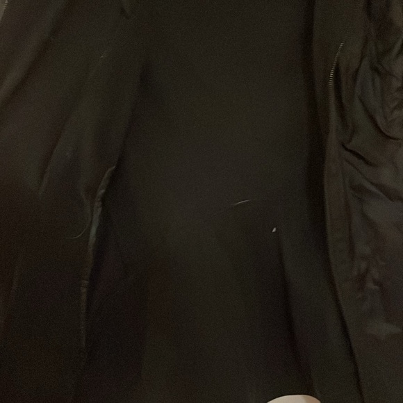 Lululemon black jacket (size 4 or 6) great condition - Picture 10 of 11